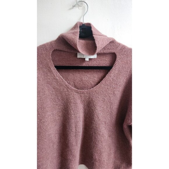 Women's Mauve Turtleneck Sweater - Picture 3 of 6